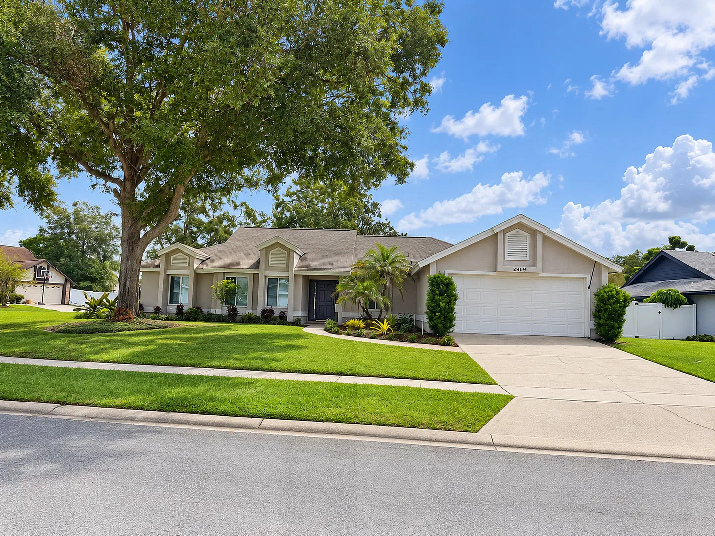 Beautifully Updated and Move In Ready in Oviedo — Photo 2
