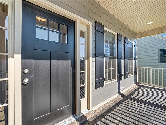 4th image of 7026 Parkway View Trl
