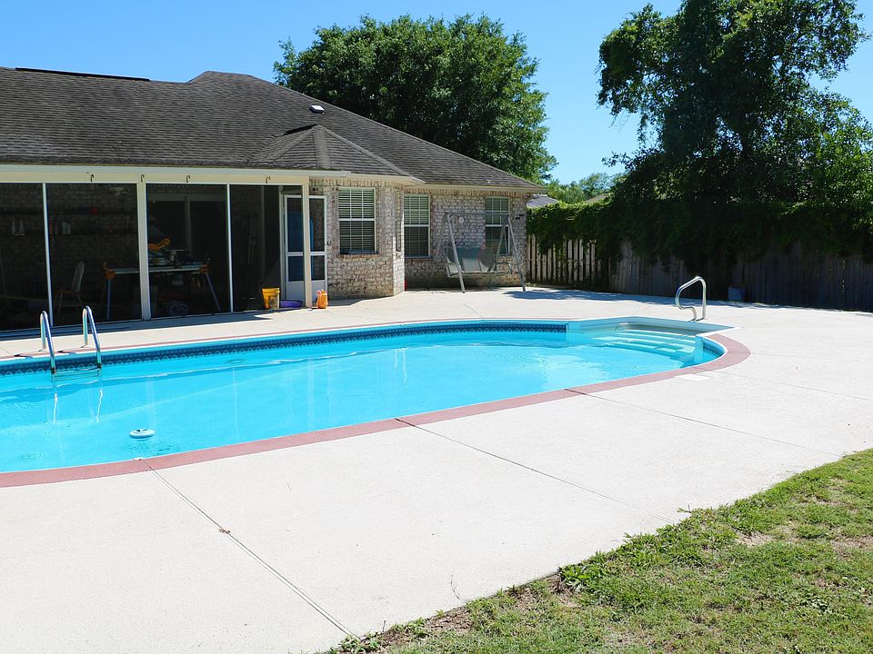 1st image of 7000 Brighton Oaks Blvd