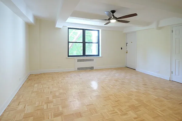 Rented by CG Realty | media 33