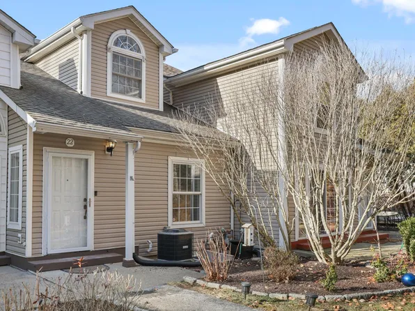 22 Pembrooke Court, Putnam Valley, NY 10579