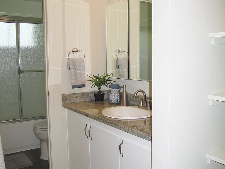 Live Oak Apartments — Photo 146
