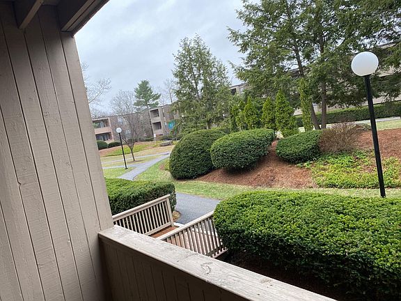 4th image of 40 Shrewsbury Green Dr Unit G