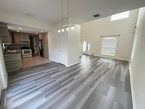 5th image of 1600 Eden Ct