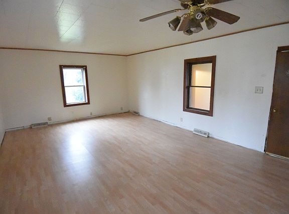 3rd image of 1008 1/2 Wyman St