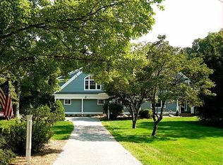 455 Hemlock Rd, Fairfield, CT 06824