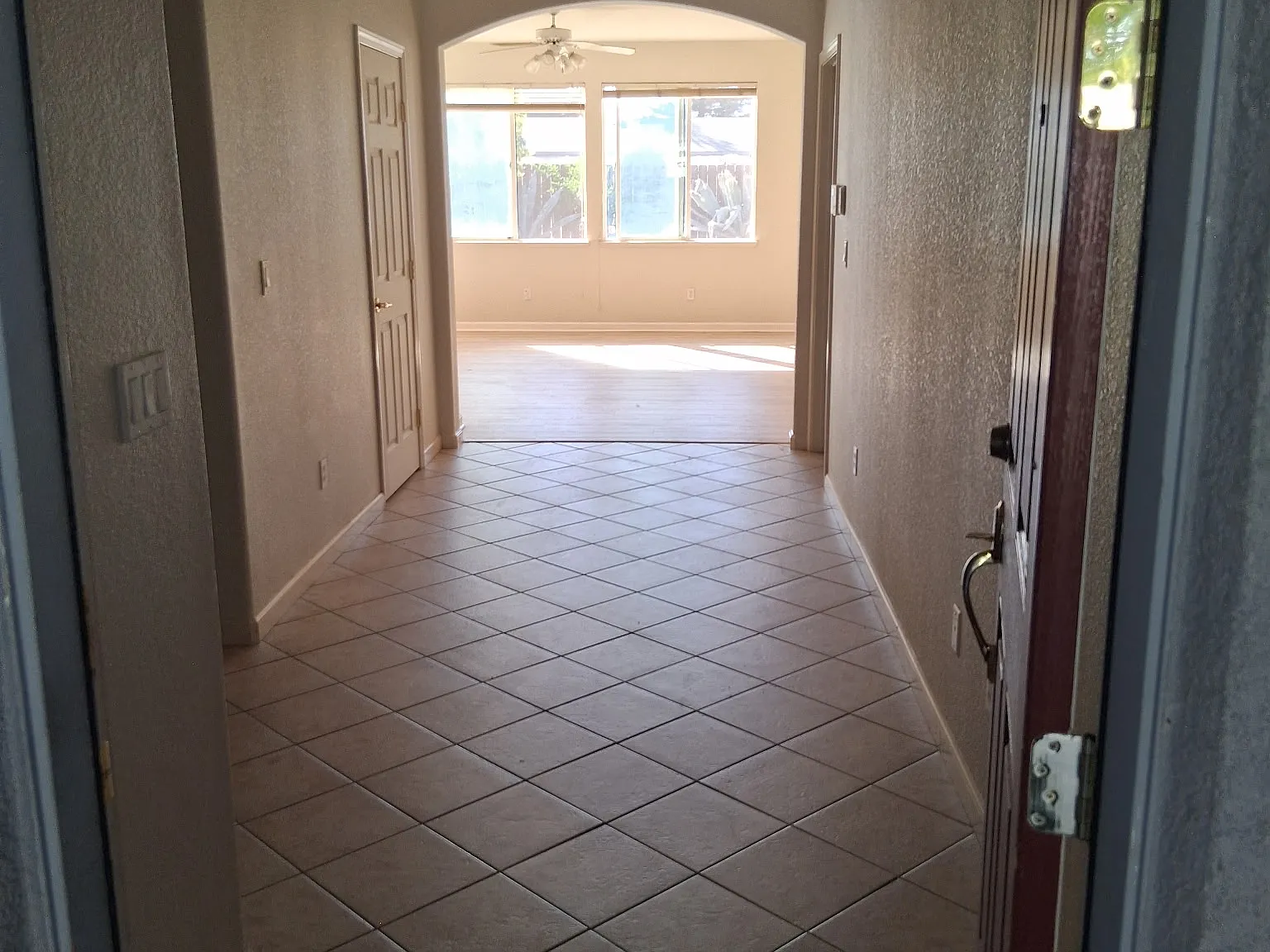 4 bed, 1795 sqft, $2,890 — Photo 4