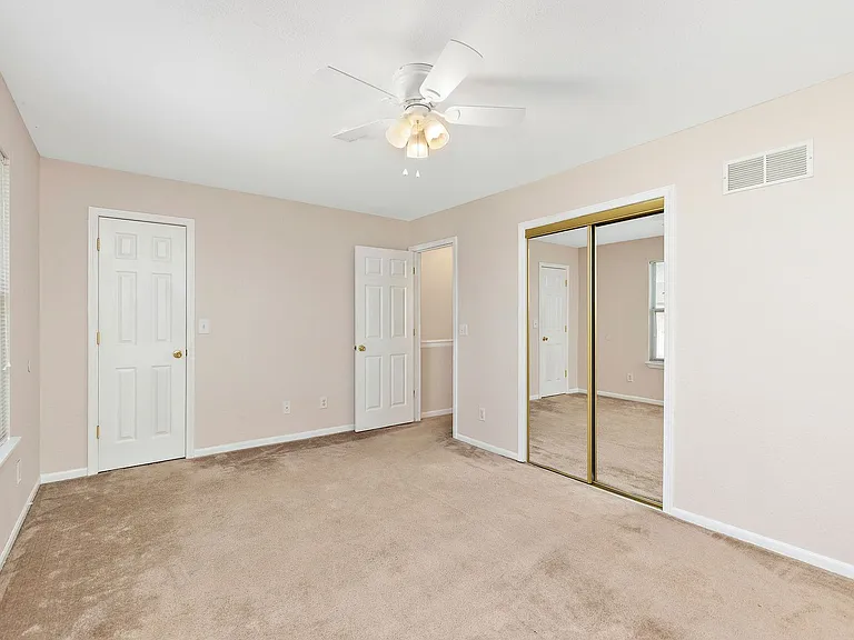 Windsor Townhomes Community — Photo 36
