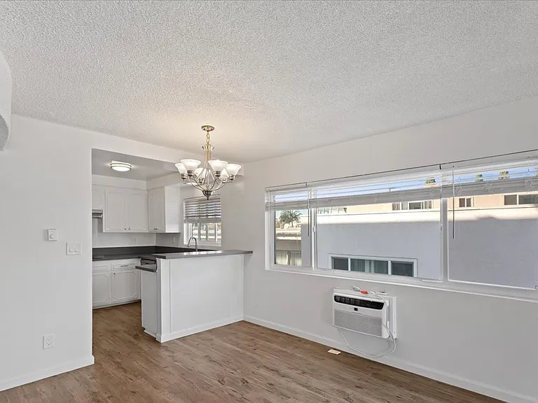1621 Veteran Ave — Photo 9