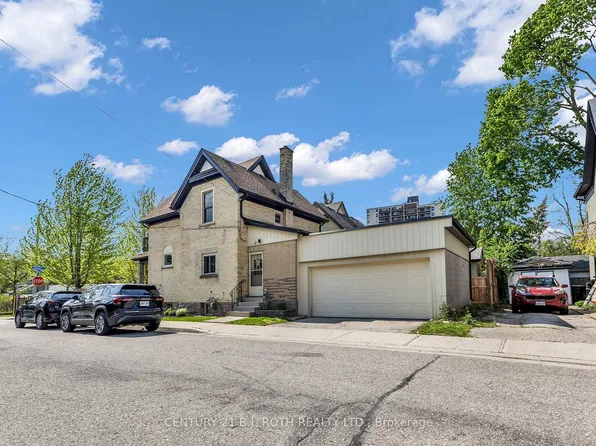 32 Samuel St, Kitchener, ON N2H 1P1