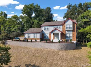5839 Brookstone Terrace Dr, Saint Louis, MO 63129