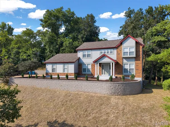 5839 Brookstone Terrace Dr, Saint Louis, MO 63129