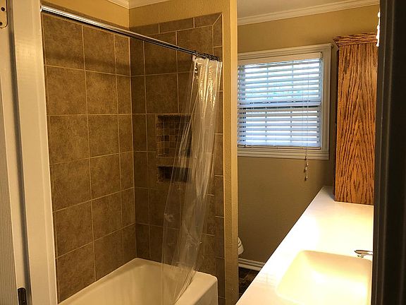 4th image of 519 Sycamore Dr