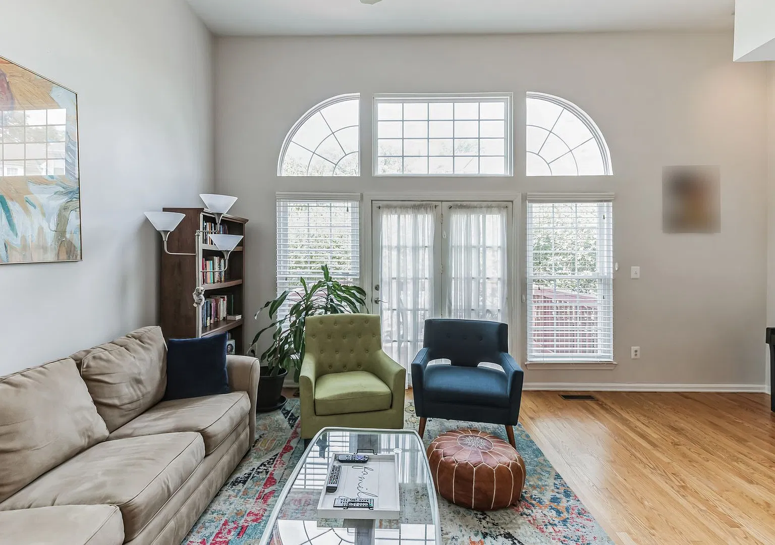 3 Bed 2.5 Bath End Unit Townhome For Rent! — Photo 3