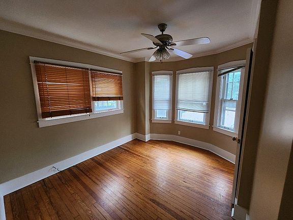 5th image of 630 Ervay Ave