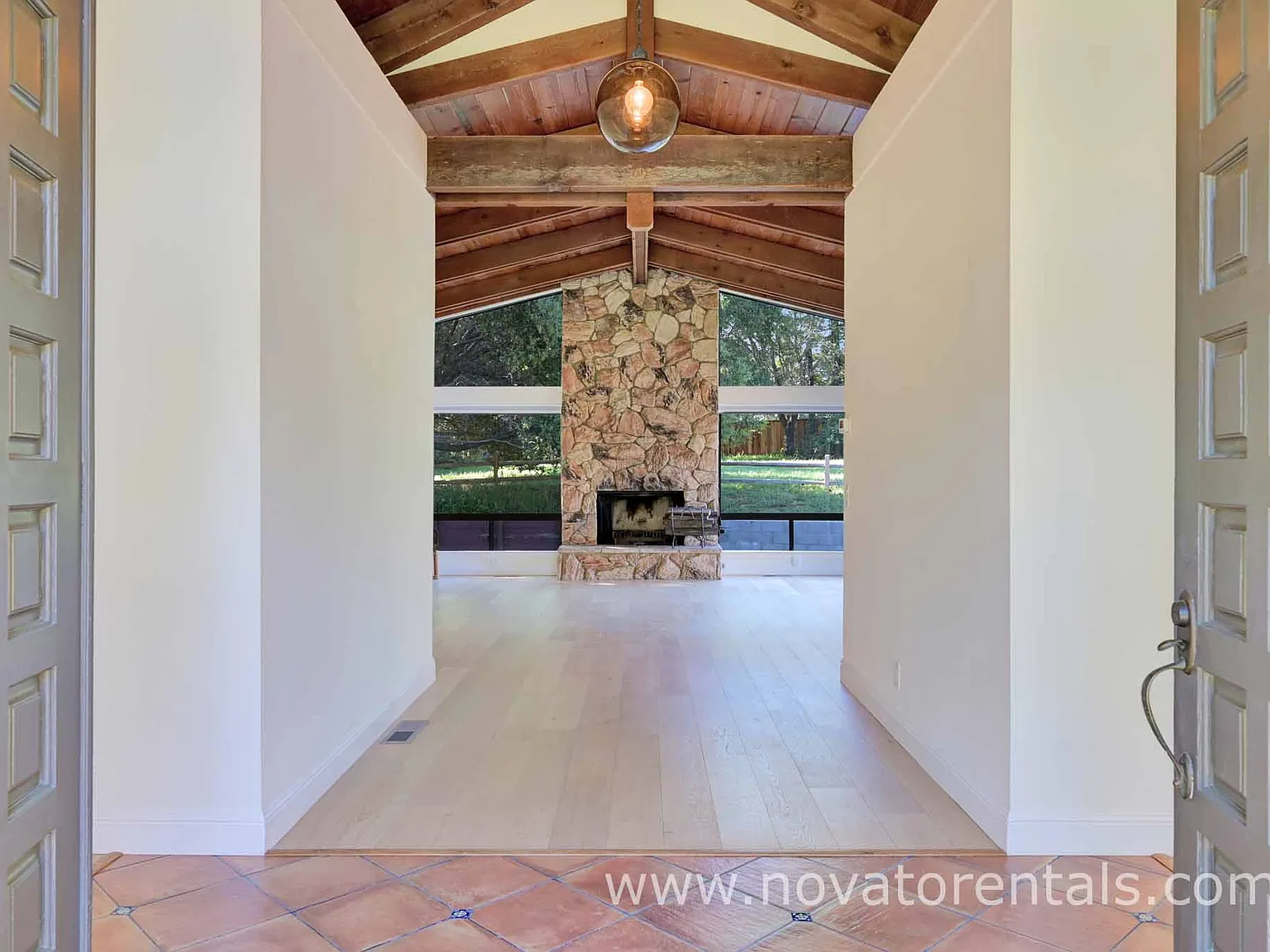 4 bed, 2.5 bath, 2178 sqft, $5,900 — Photo 4