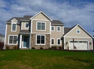 15 Amber Hl, Pittsford, NY 14534