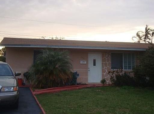 1st image of 4963 SW 92nd Ave