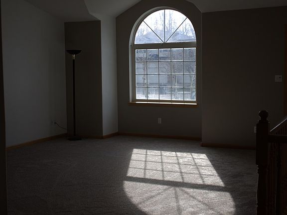 3rd image of 286 Leesburg Ln