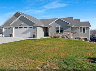 2121 Durum Ct, Green Bay, WI 54313