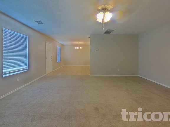 3rd image of 4865 Waterford Dr