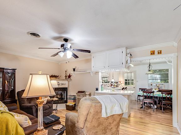 2nd image of 210 Enchanted Dr