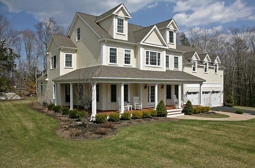 Gracious Sourthern Colonial