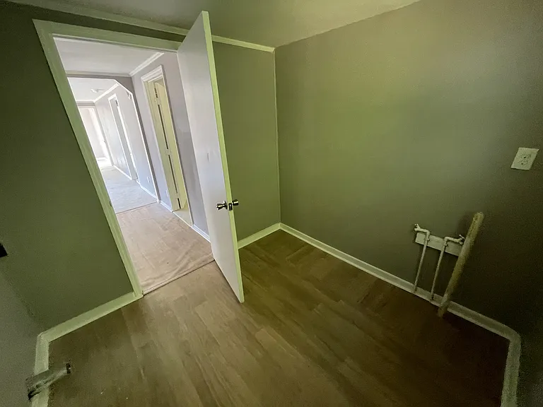 140 Weaver St — Photo 5