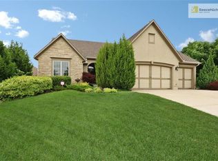 19121 W 100th Ter, Lenexa, KS 66220
