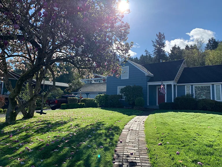 Steilacoom Living.