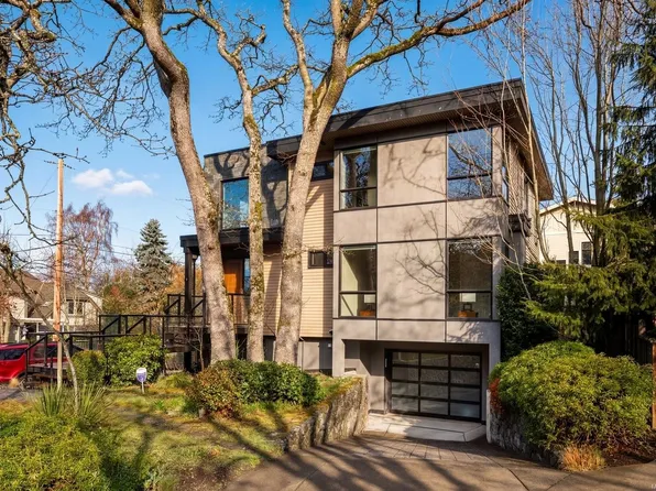 409 Chadwick Pl, Victoria, BC V8S 1H4