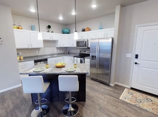 Stonemill Signature, Moorhead, MN 56560