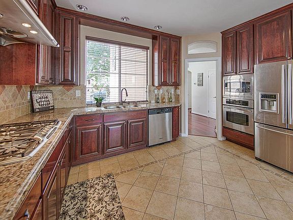 3rd image of 2975 Calle De Las Flores
