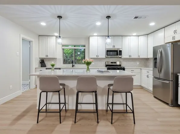 2525 Rosebud Ct, Carrollton, TX 75006