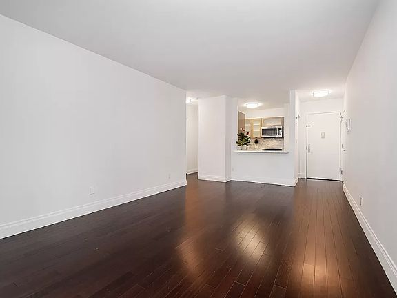 3rd image of 212 E 47th St APT 14E