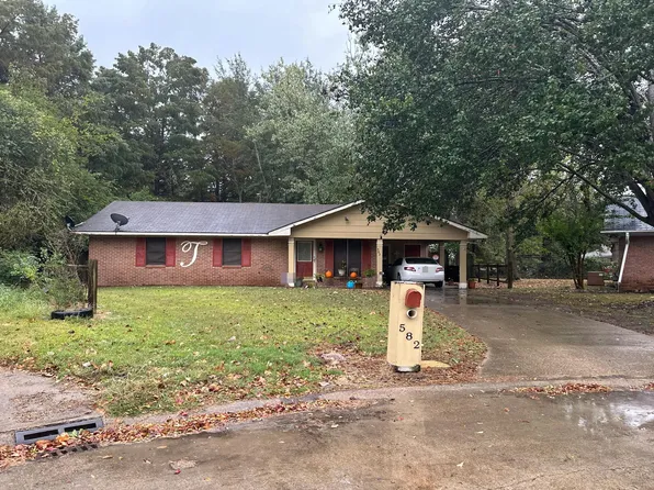 582 Dogwood Cv, Greenville, MS 38701