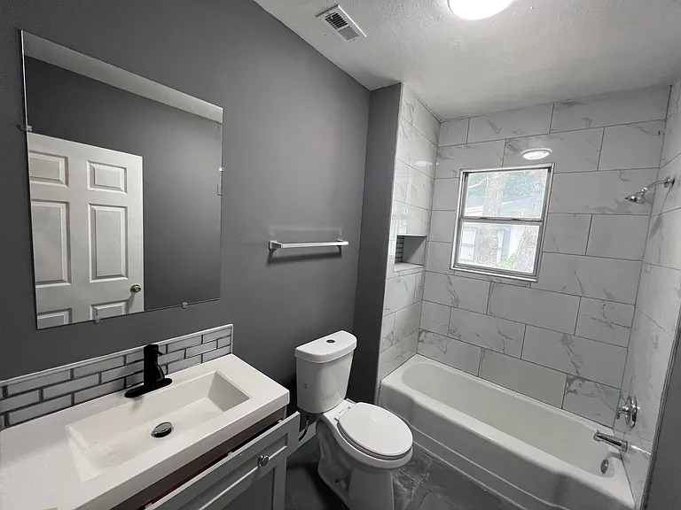 3622 Meyers St — Photo 4