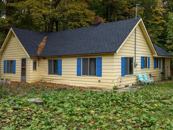 8181 Deadstream Rd, Honor, MI 49640