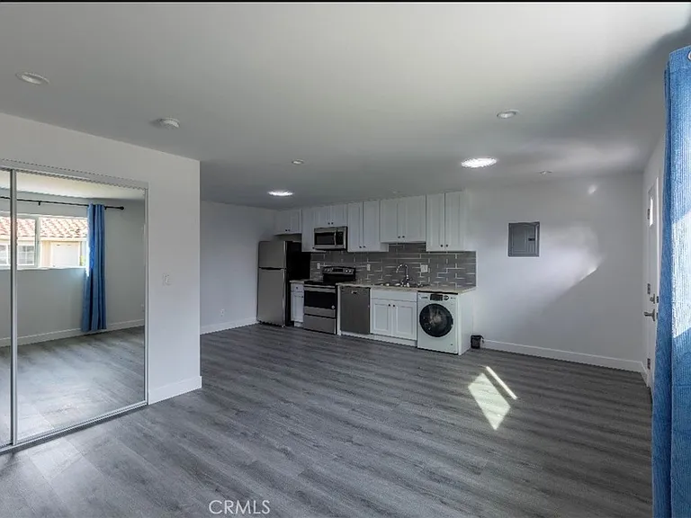 23017 Gilmore St — Photo 4
