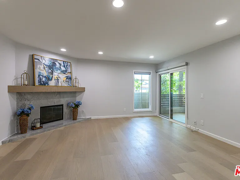 400 N Louise St #204 — Photo 13