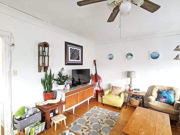 2nd image of 2577-79 N Stowell Ave #81