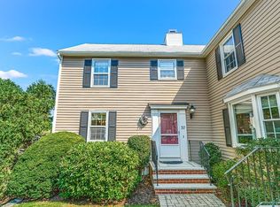 37 Fairway Cir UNIT 37, Natick, MA 01760