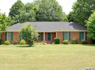 111 Ivywood Rd, Huntsville, AL 35806