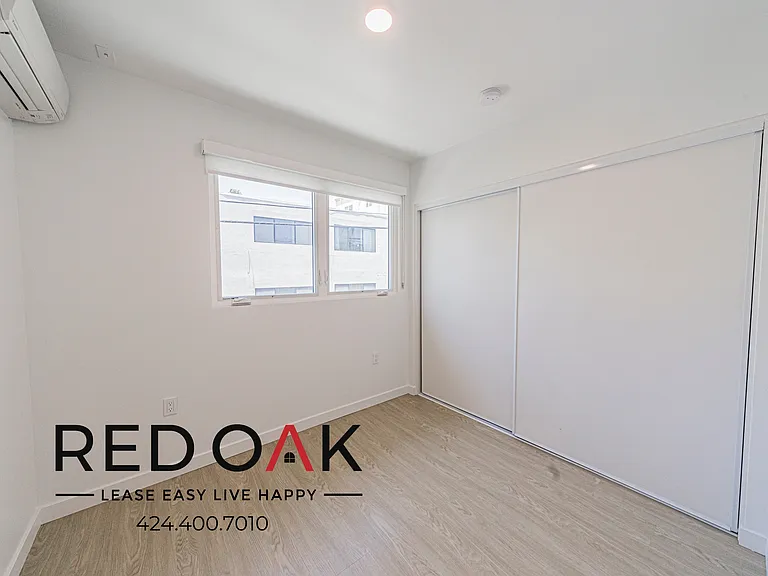 847 S Sherbourne Dr #10 — Photo 12