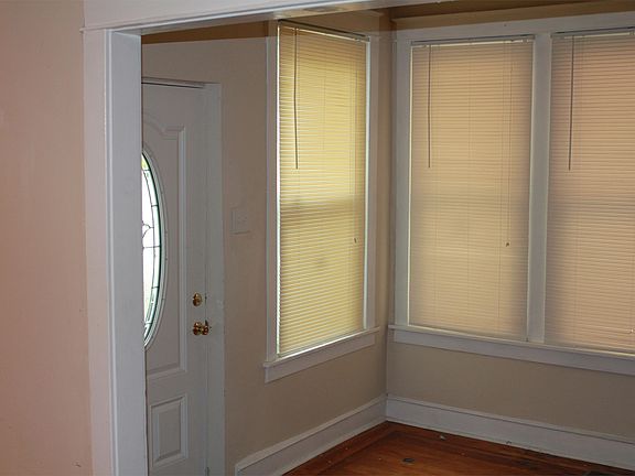 3rd image of 5870 Woodcrest Ave