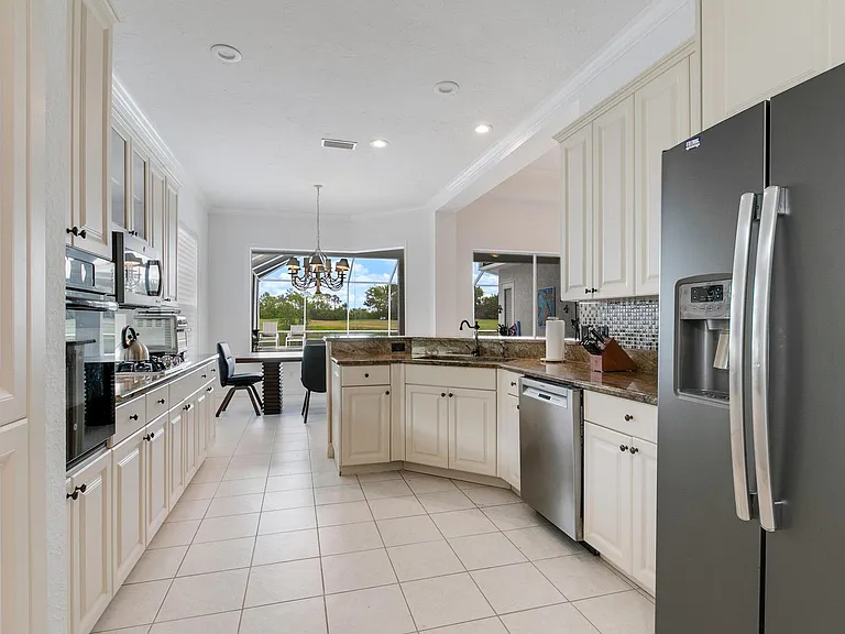 7535 Ascot Ct — Photo 18