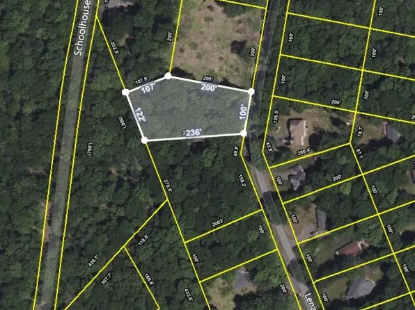 24 Lenape Dr, East Stroudsburg, PA 18302