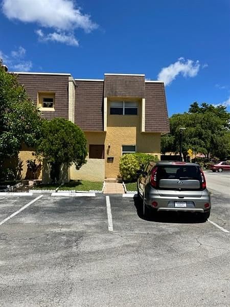 1st image of 5835 Blueberry Ct