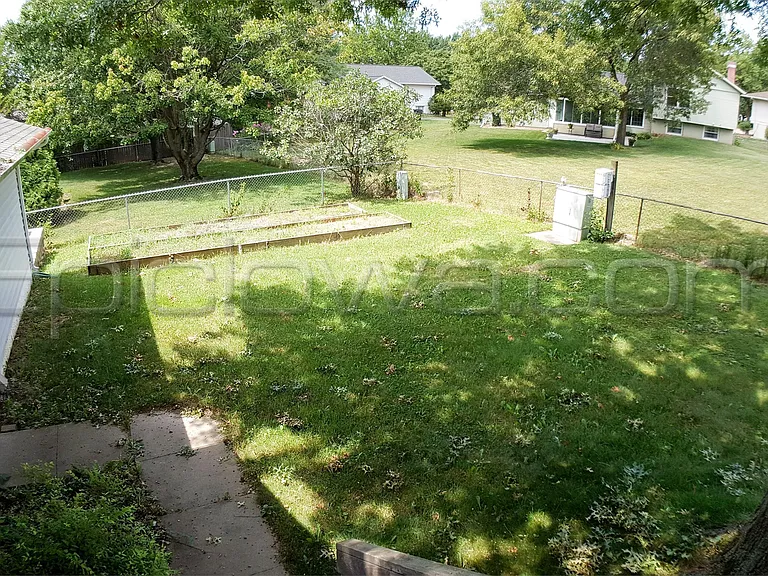 1504 Brookdale Ln NE — Photo 3