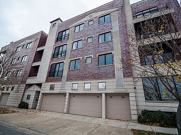 2nd image of 622 N Rockwell St APT 304